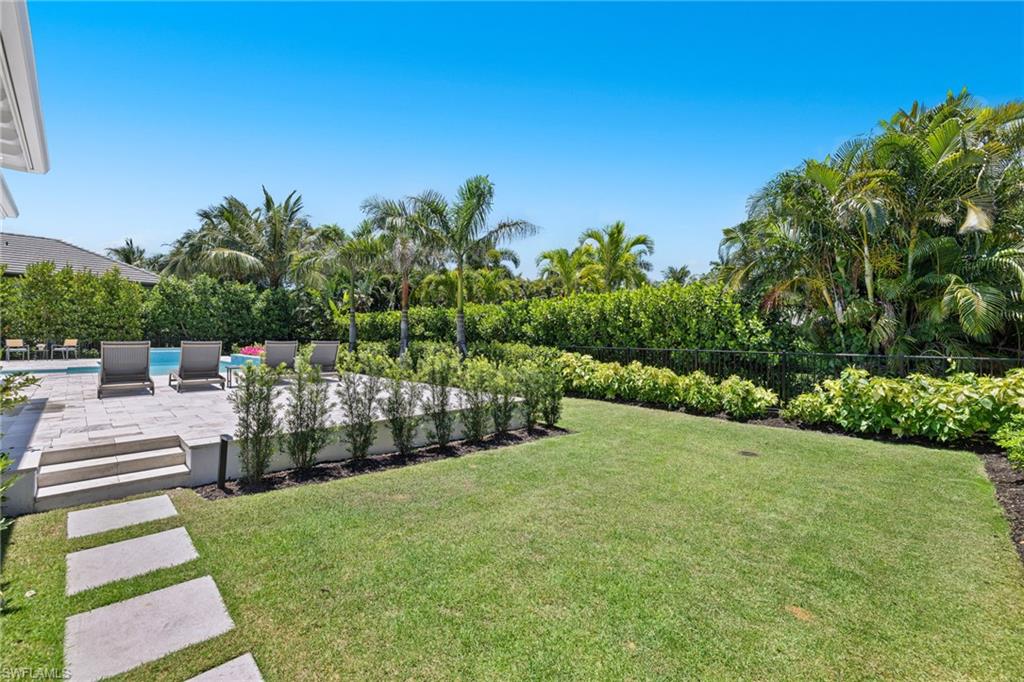 MOORINGS - Residential