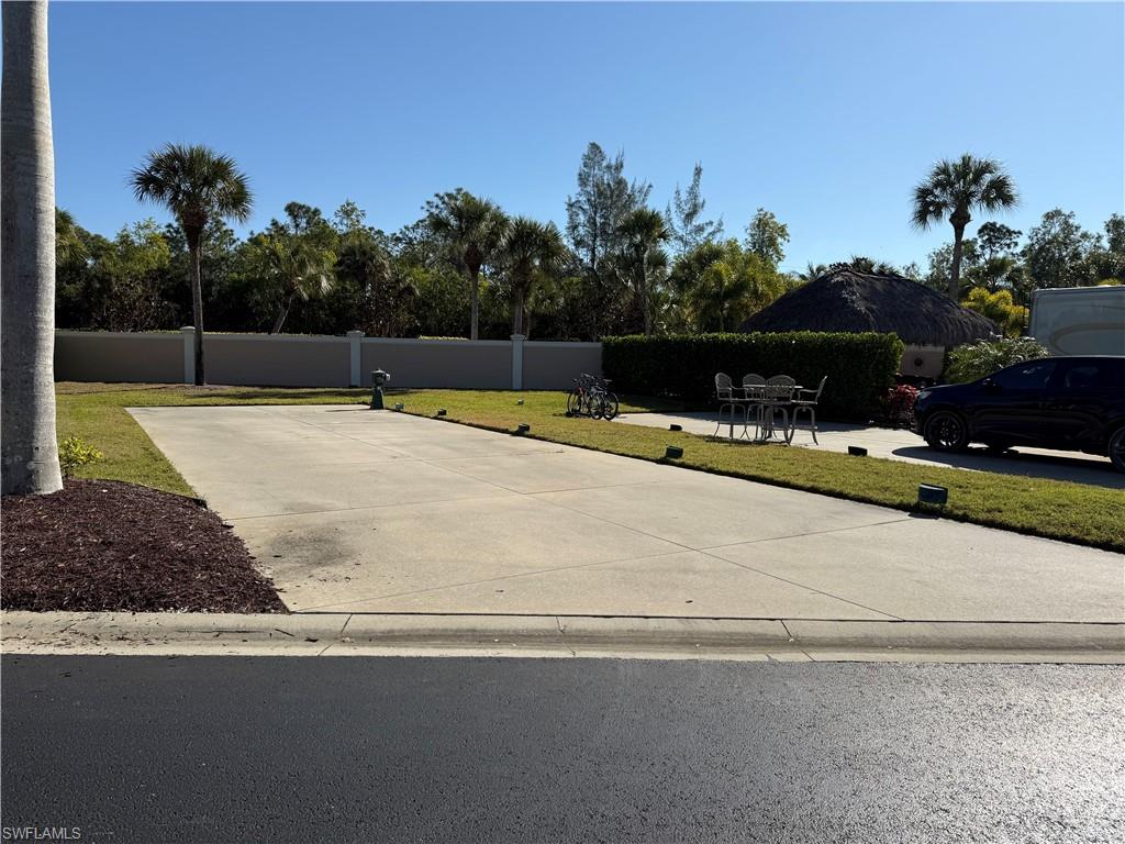 NAPLES MOTORCOACH RESORT - Land