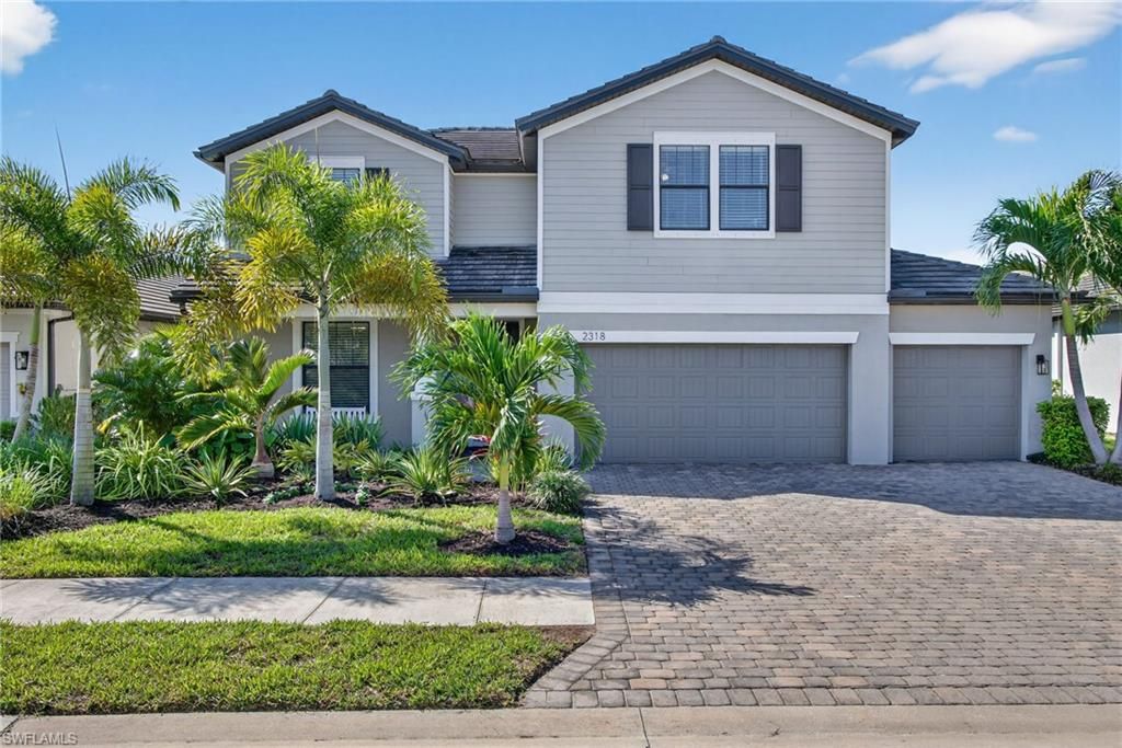 Photo of 2318 Tangerine LN, NAPLES, FL 34120 (MLS # 225084342)