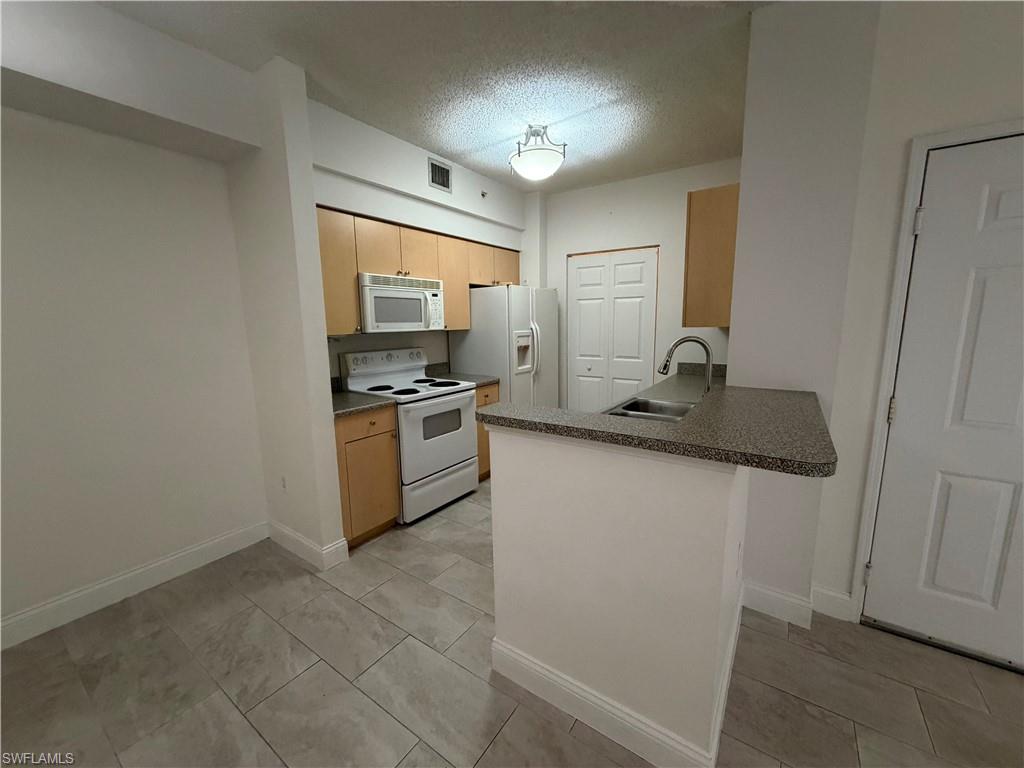 RESERVE AT NAPLES - Residential Lease