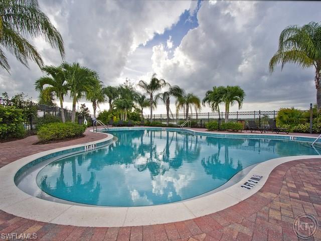 THE RESIDENCES AT LA PIAZZA - Residential