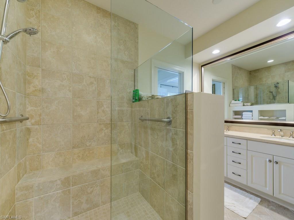 THE RESIDENCES AT LA PIAZZA - Residential