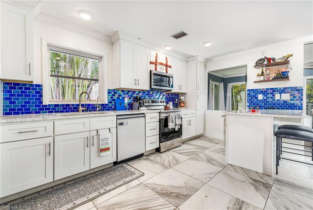 LEDFORD SHORES - Residential