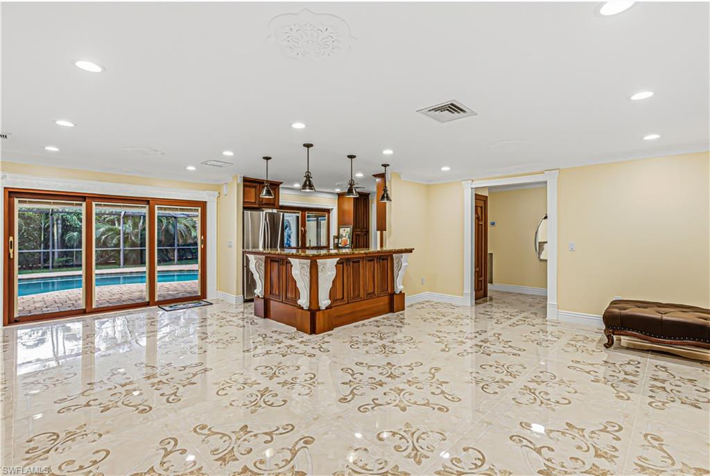 MARCO BEACH - Residential