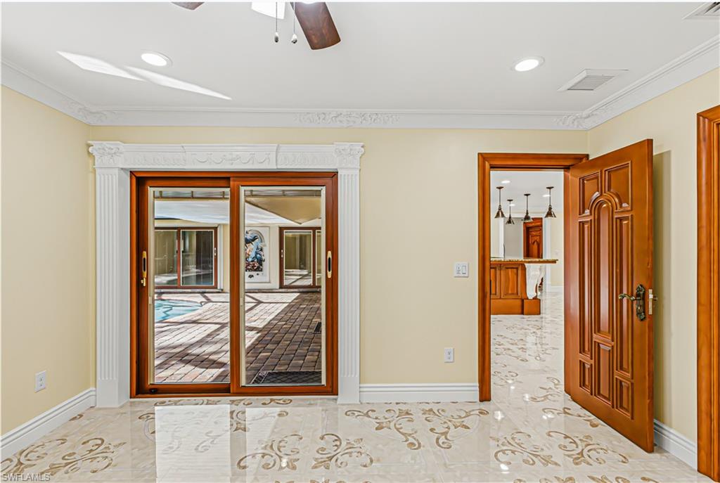 MARCO BEACH - Residential