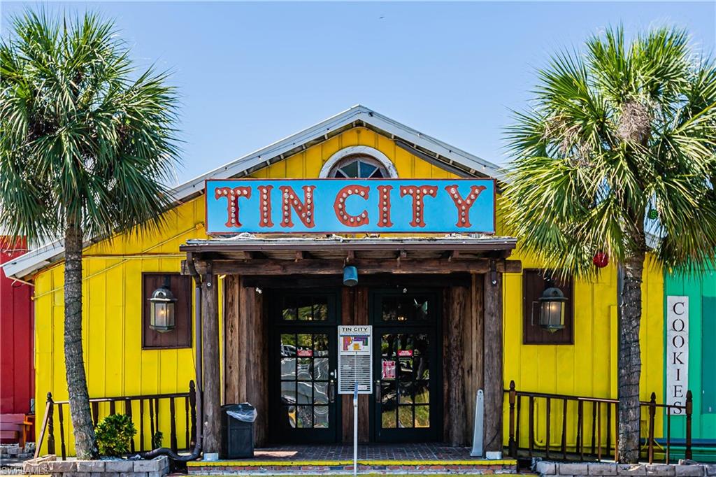 ROYAL PALM GOLF ESTATES - Land