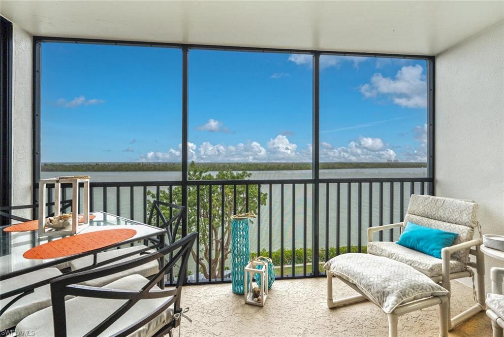 THE PALMS OF BAY BEACH - Residential