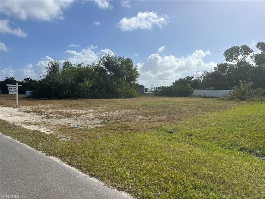 GREAT. 10,000 SQ FT LOT JUST READY TO BUILD YOUR DREAM HOME.  HOMES ALREADY IN THE AREA, AND THE LOT IS NOT OVERGROWN, SO THERE IS VERY LITTLE CLEARING TO DO. WE ALSO HAVE SOME GREAT BU8ILDER RECOMMENDATIONS TOO.