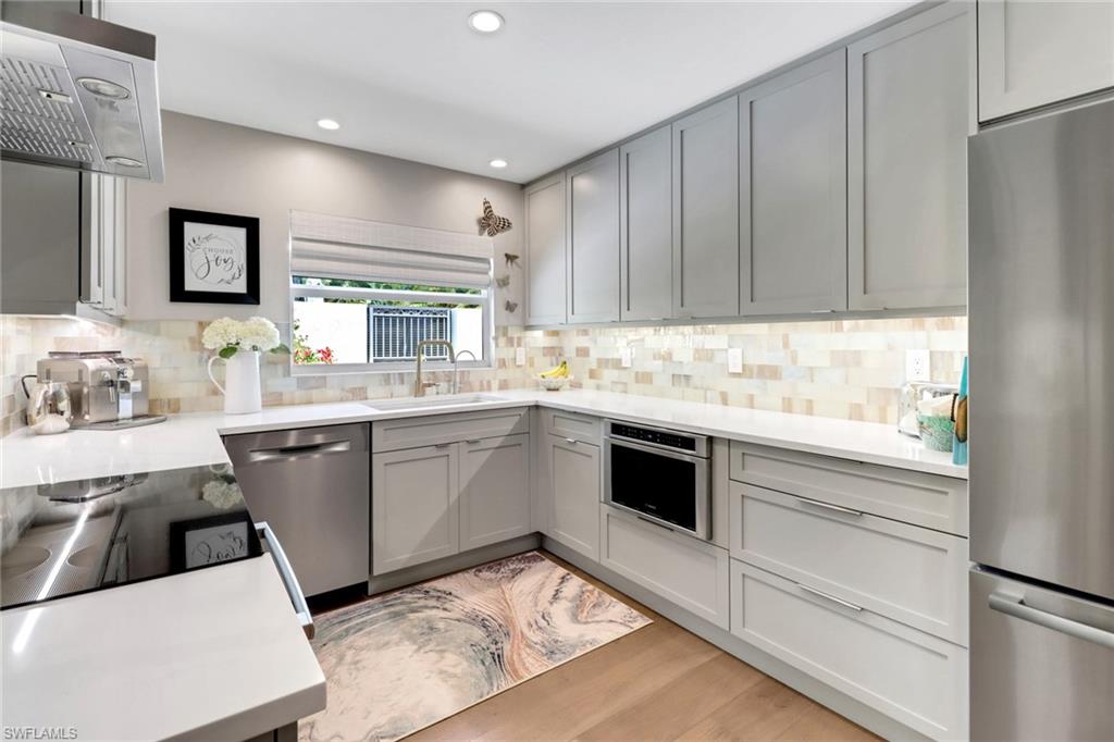 SEAGATE VILLAS - Residential