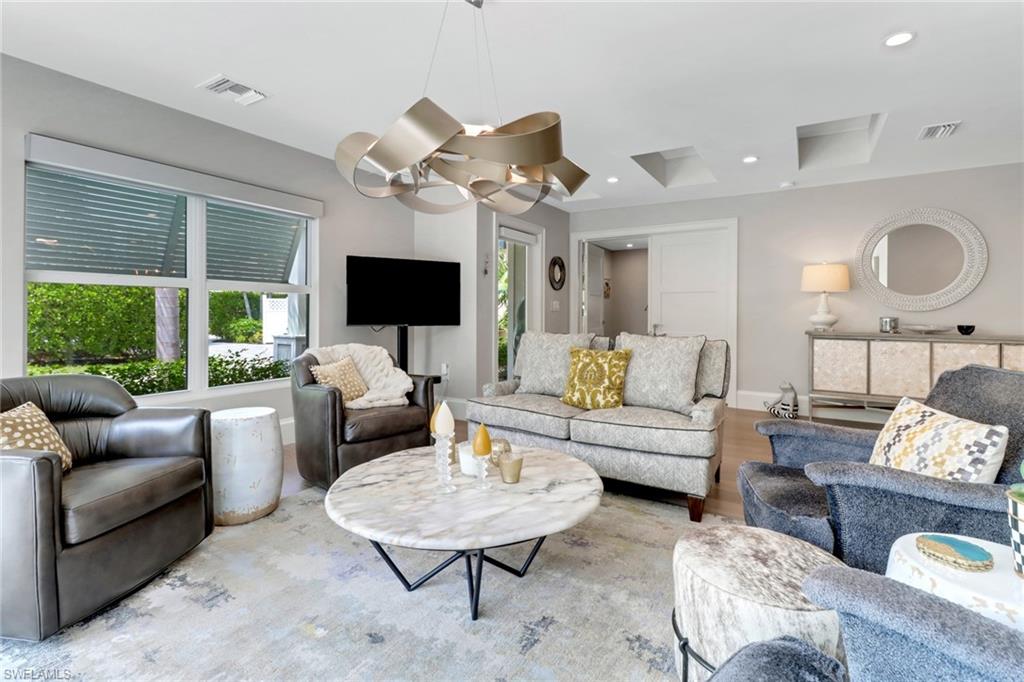 SEAGATE VILLAS - Residential