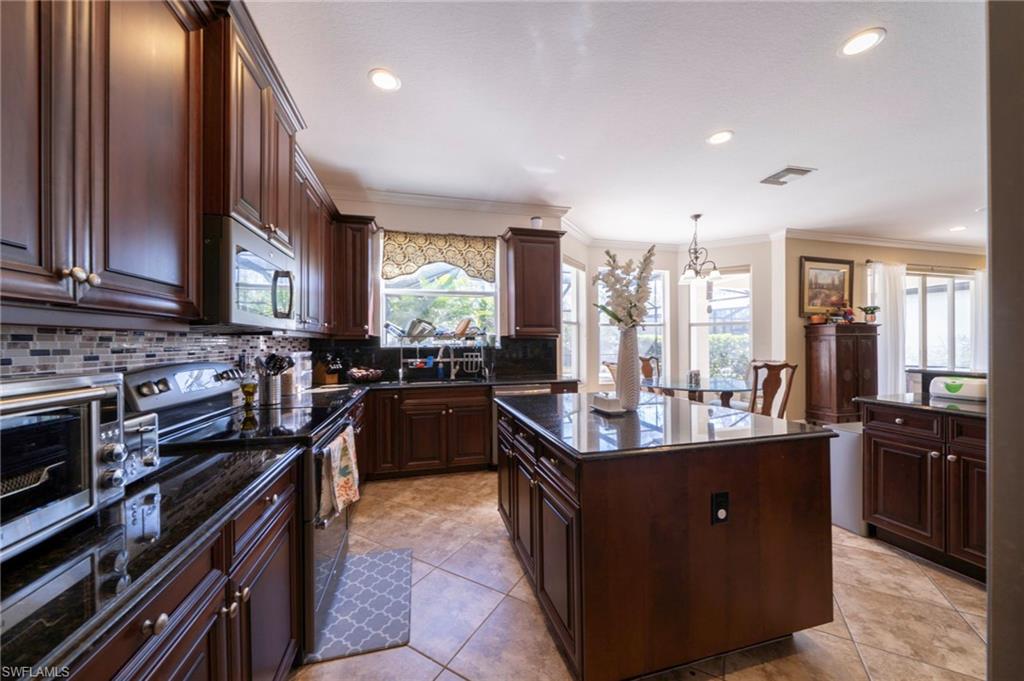 BOTANICA LAKES - Residential