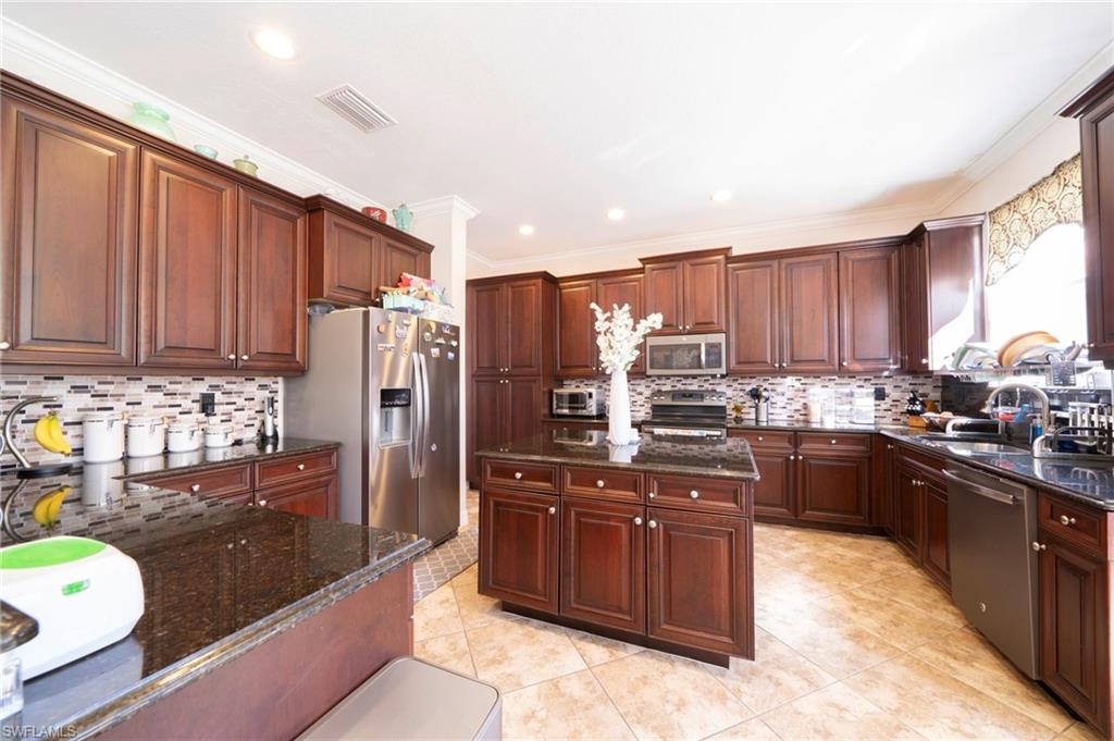 BOTANICA LAKES - Residential