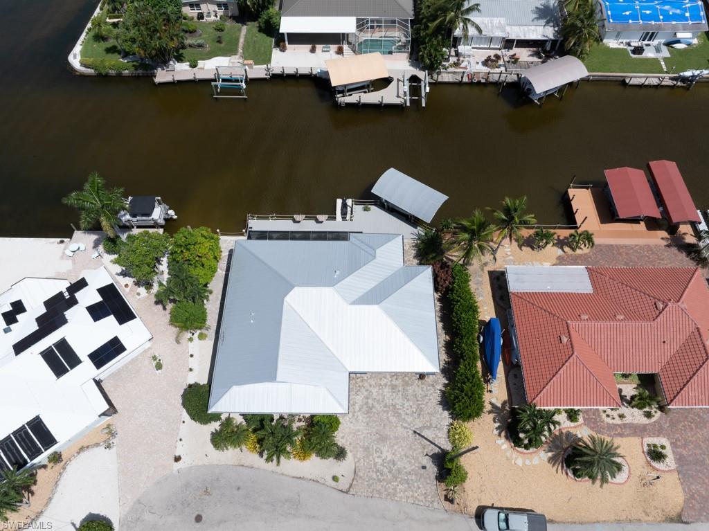 2743 Janet ST