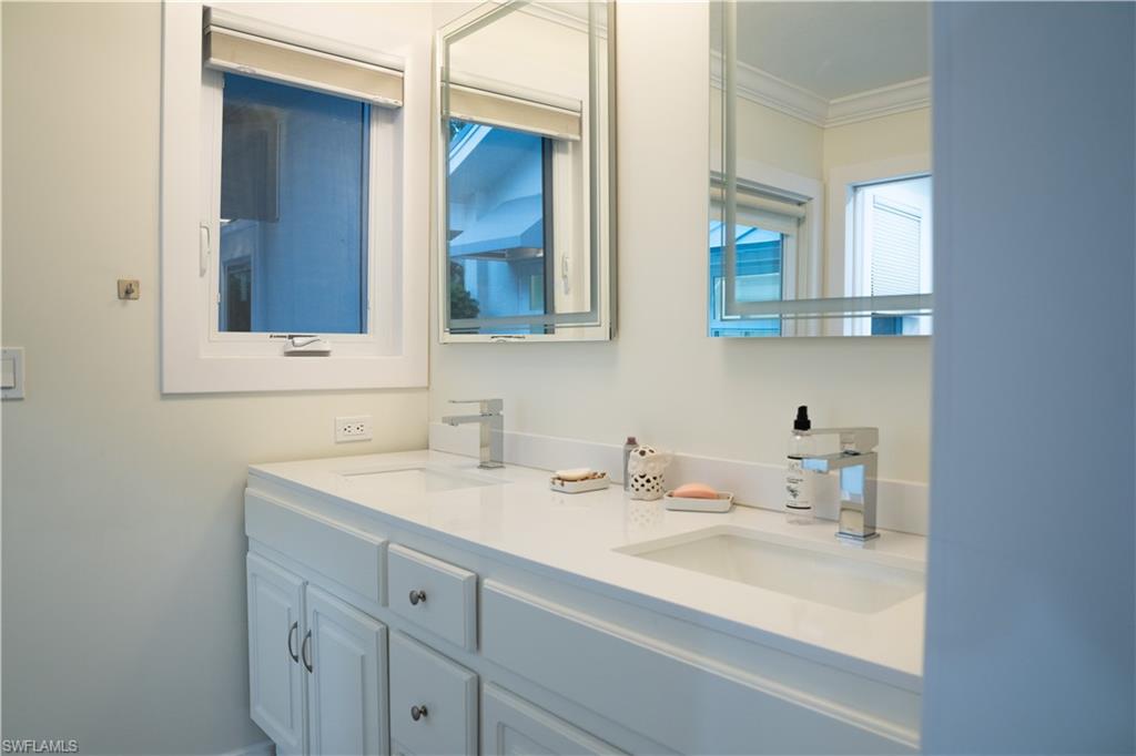 AQUALANE SHORES - Residential