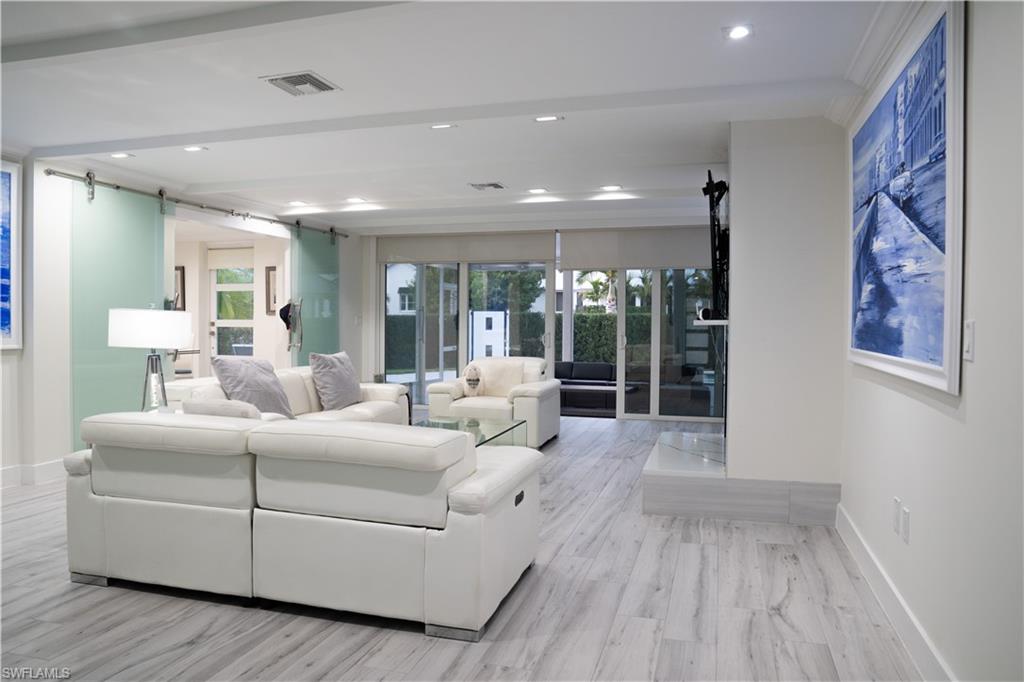 AQUALANE SHORES - Residential