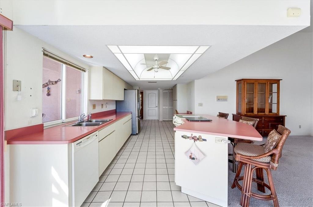 SHAMROCK LAKES - Residential