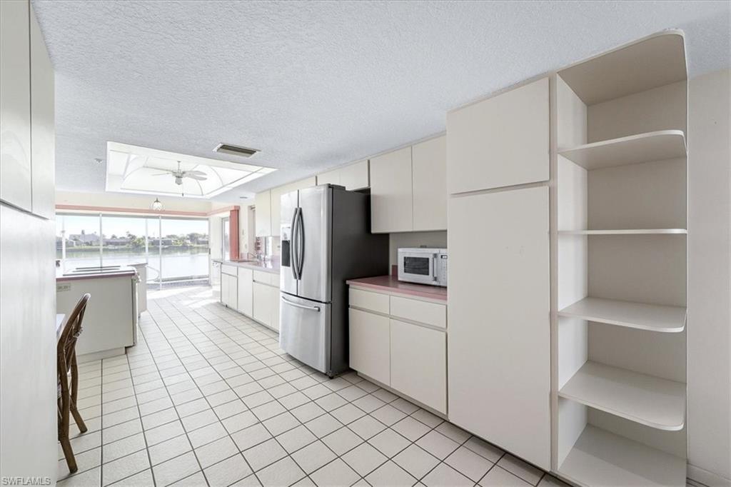 SHAMROCK LAKES - Residential