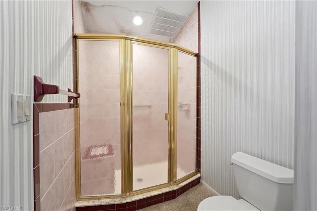 SHAMROCK LAKES - Residential