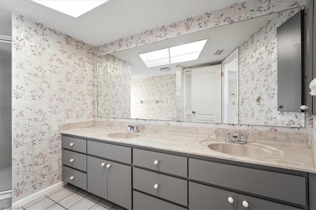 SHAMROCK LAKES - Residential