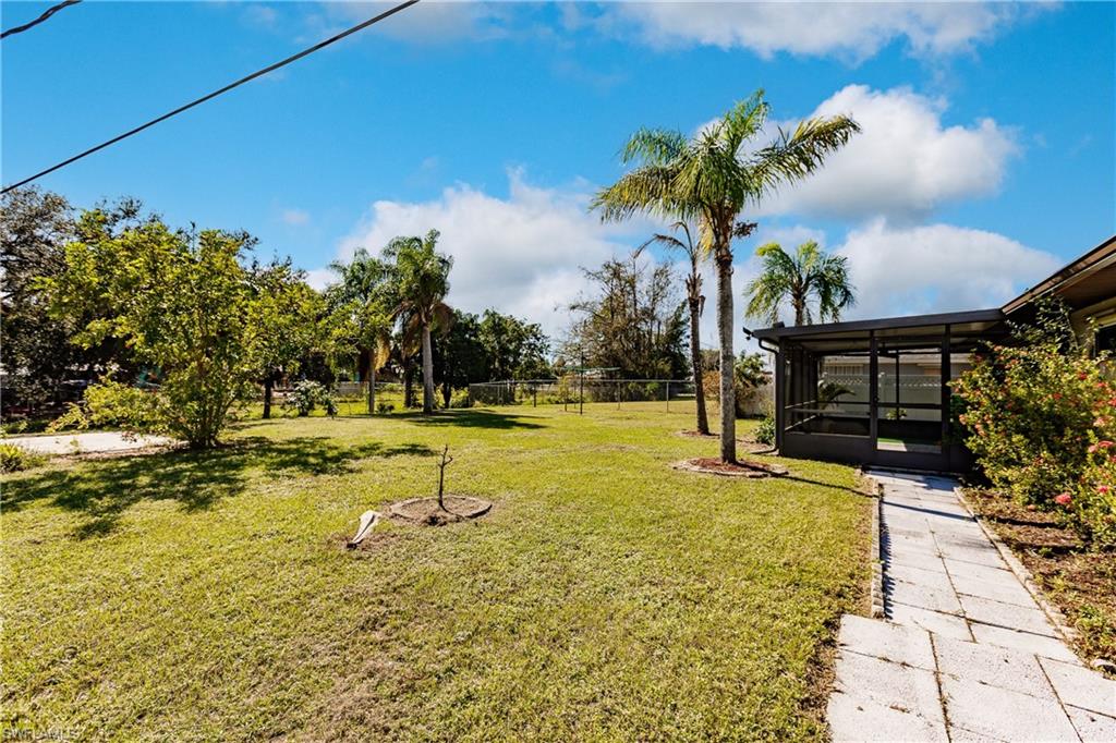 FORT MYERS SHORES - Residential