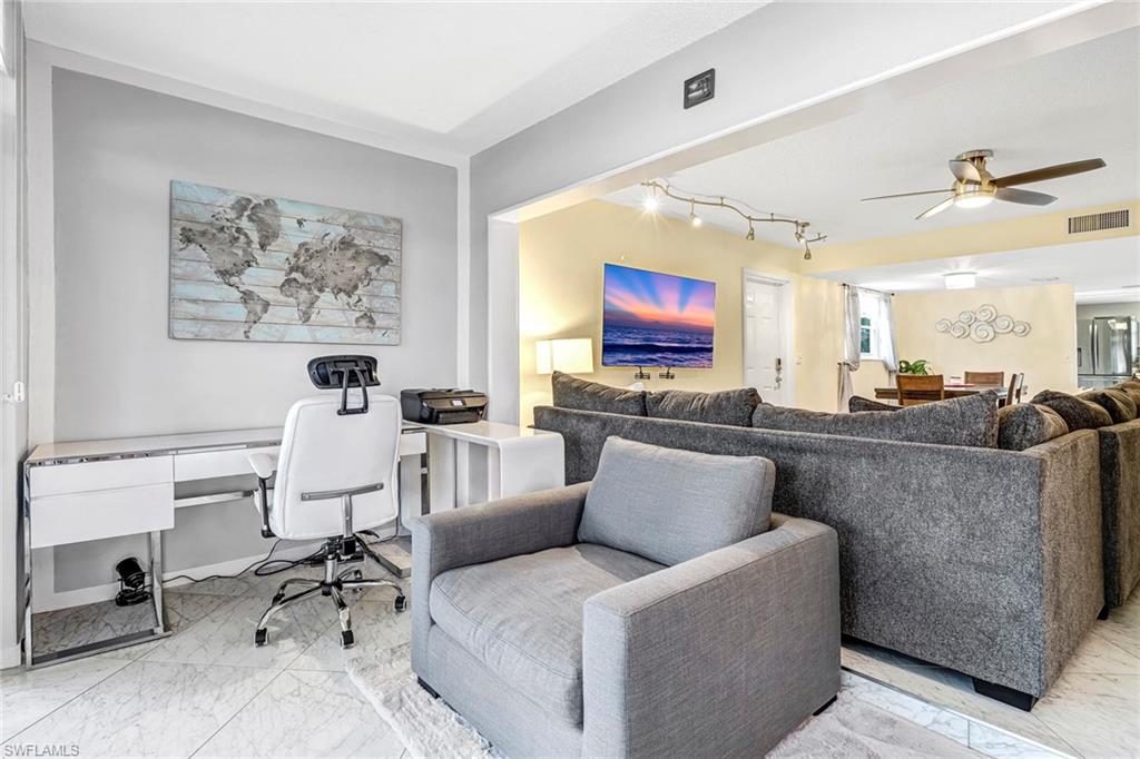 COUNTRY CLUB GARDENS - Residential