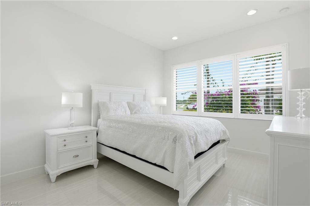 VALENCIA TRAILS - Residential