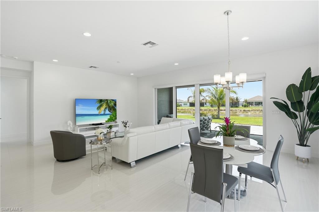 VALENCIA TRAILS - Residential