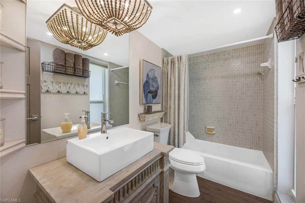 GLADES COUNTRY CLUB - Residential