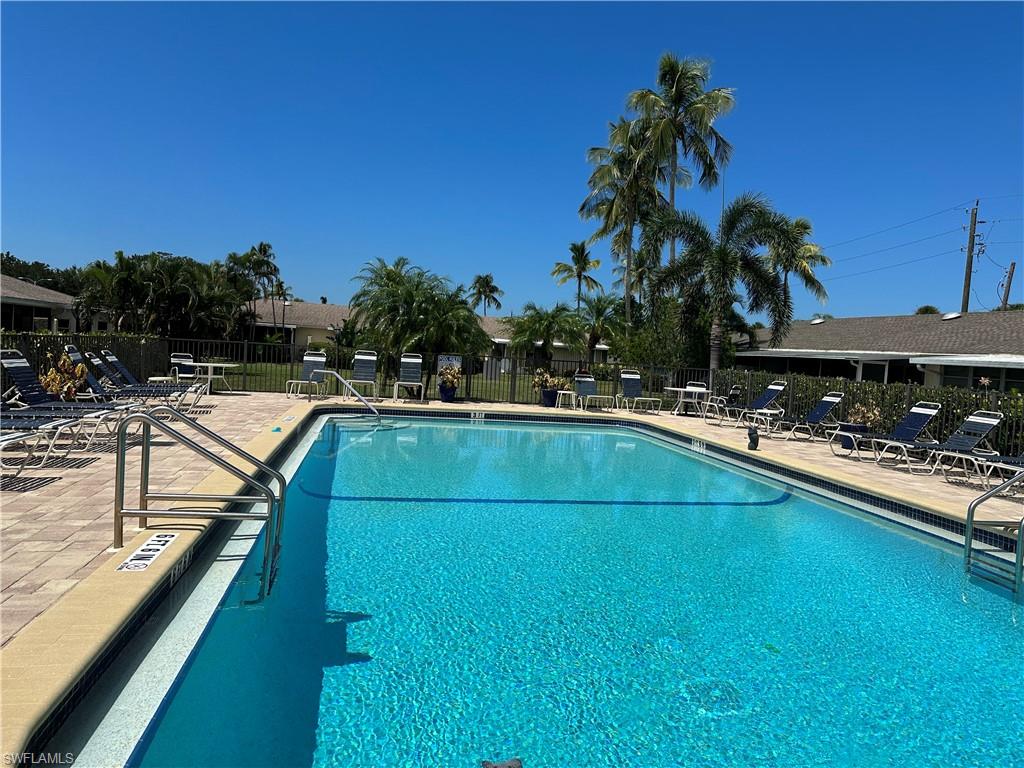 GLADES COUNTRY CLUB - Residential