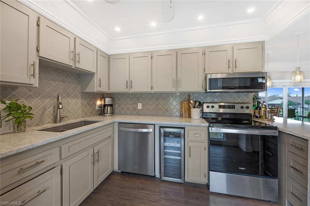 GLADES COUNTRY CLUB - Residential