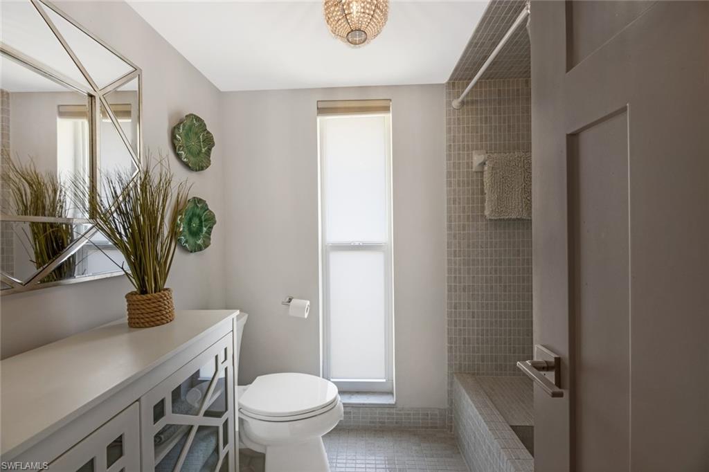 GLADES COUNTRY CLUB - Residential