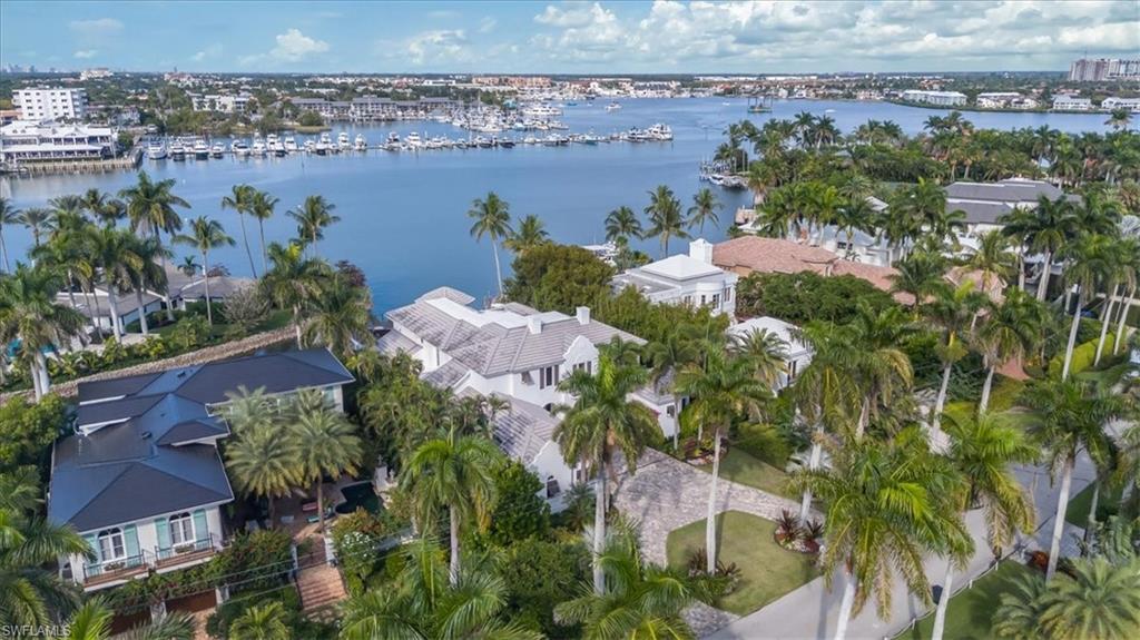 AQUALANE SHORES - Residential