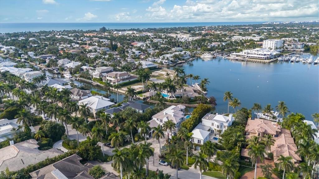 AQUALANE SHORES - Residential