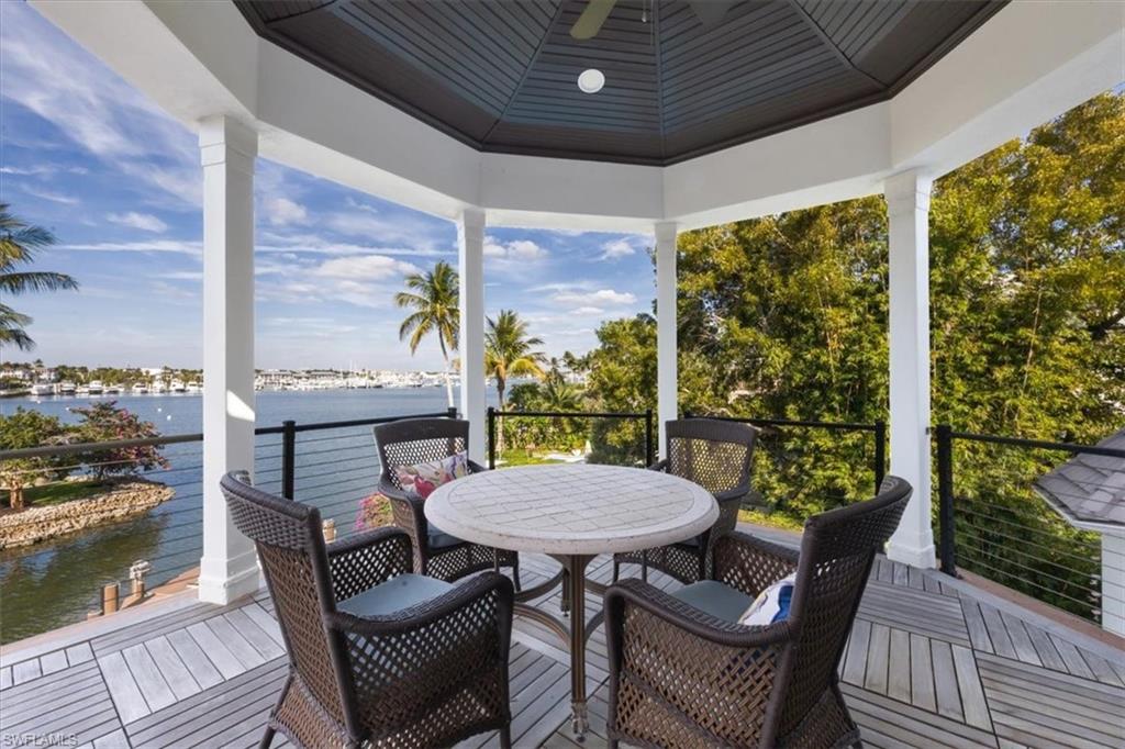 AQUALANE SHORES - Residential