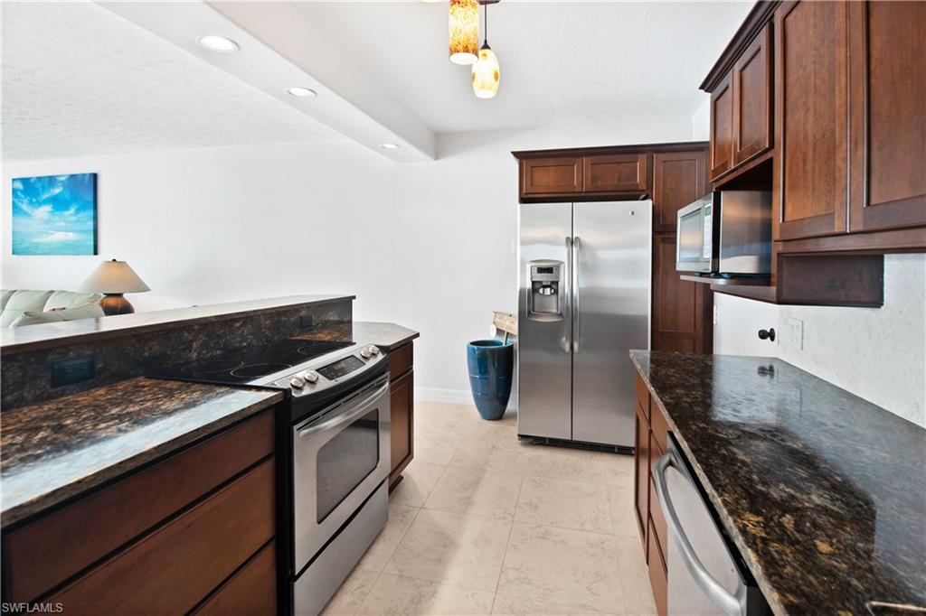 MARCO TOWERS - Residential