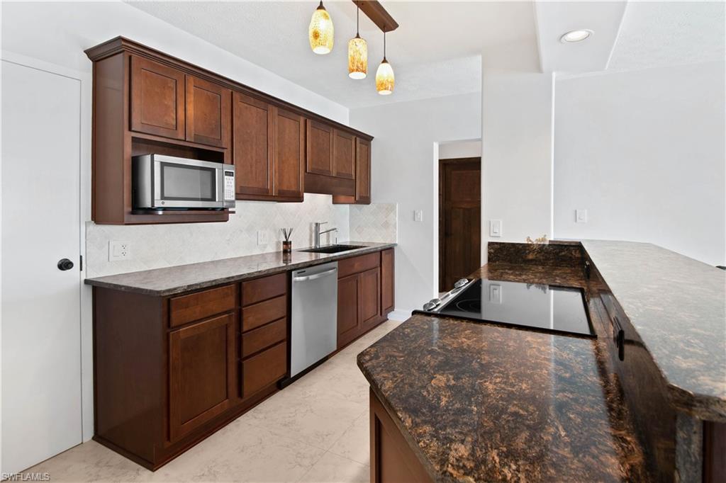 MARCO TOWERS - Residential