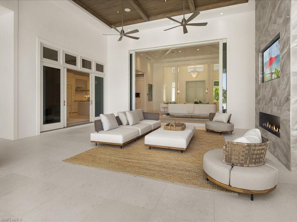 MOORINGS - Residential