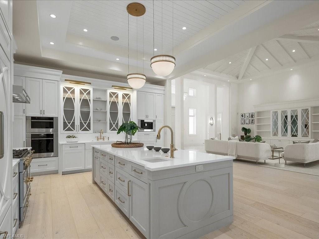 MOORINGS - Residential