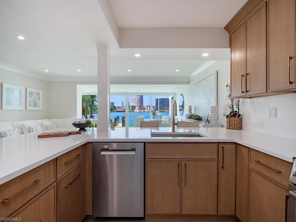 COLONY GARDENS - Residential