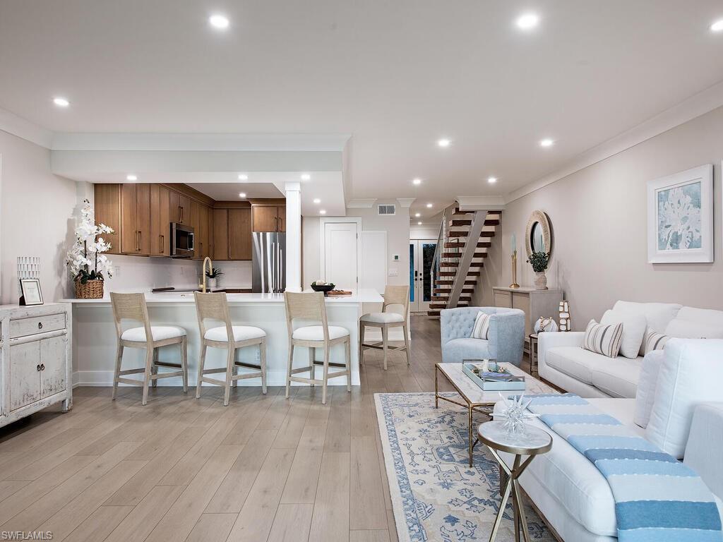 COLONY GARDENS - Residential