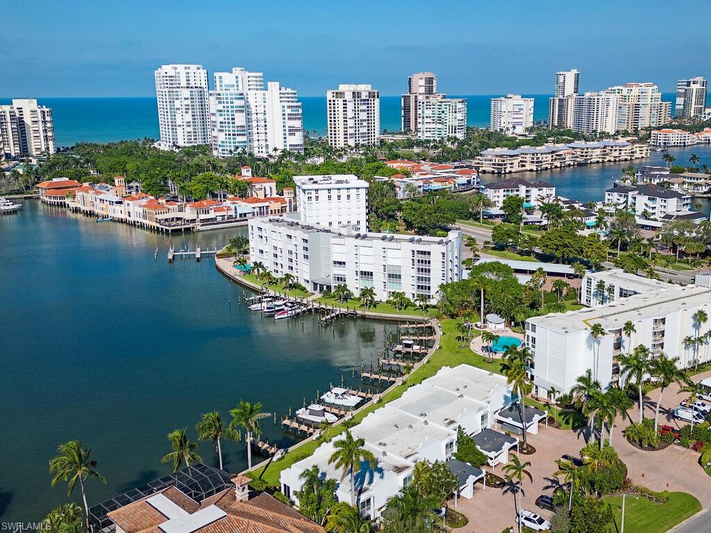 COLONY GARDENS - Residential