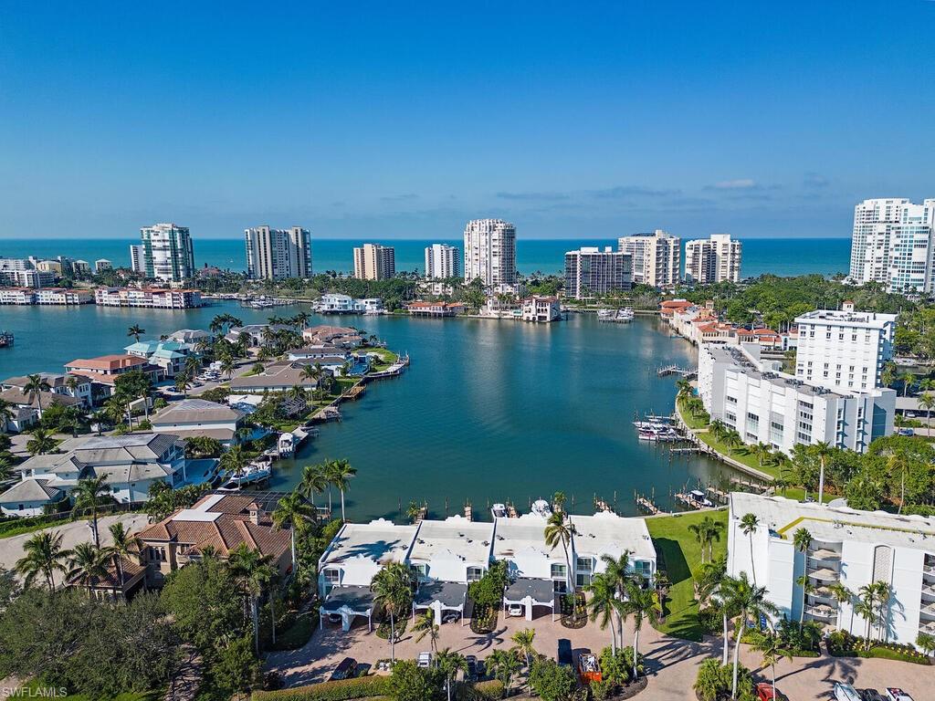 COLONY GARDENS - Residential