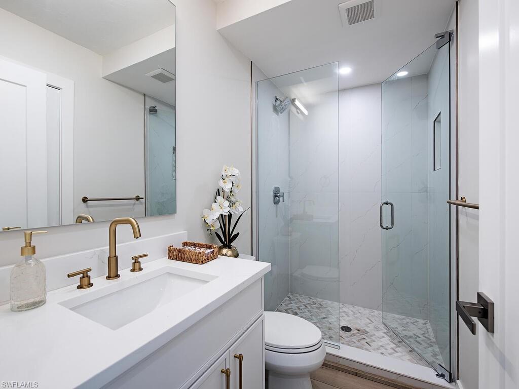 COLONY GARDENS - Residential