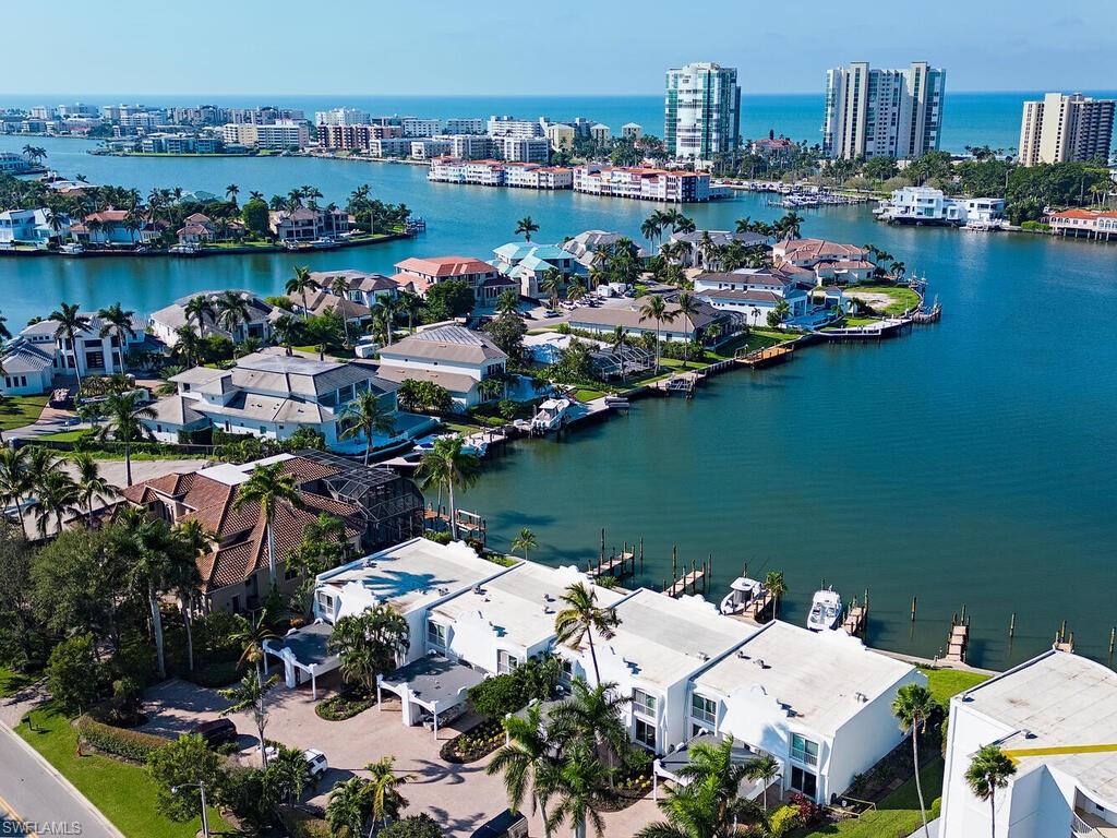 COLONY GARDENS - Residential