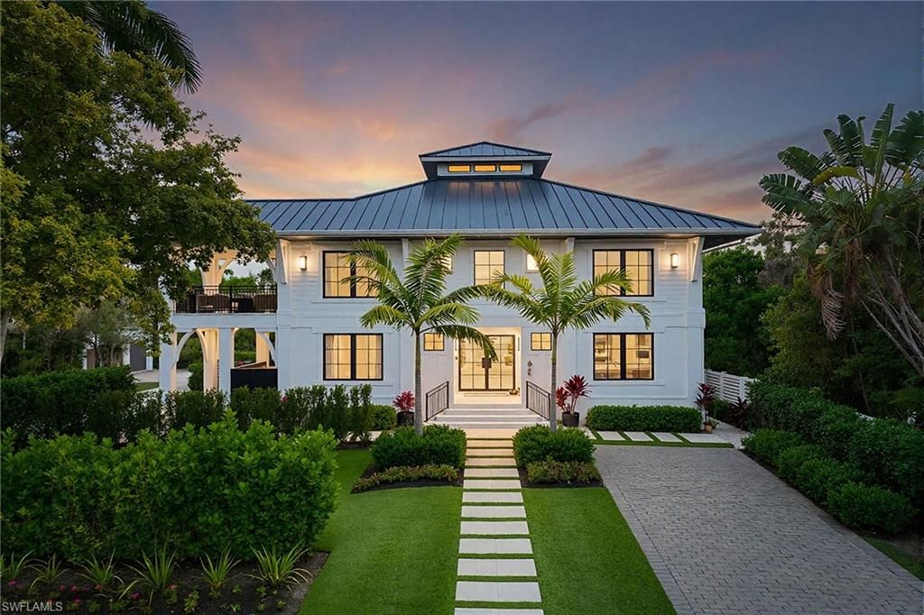 Photo of 1355 4th ST S, NAPLES, FL 34102 (MLS # 226011370)