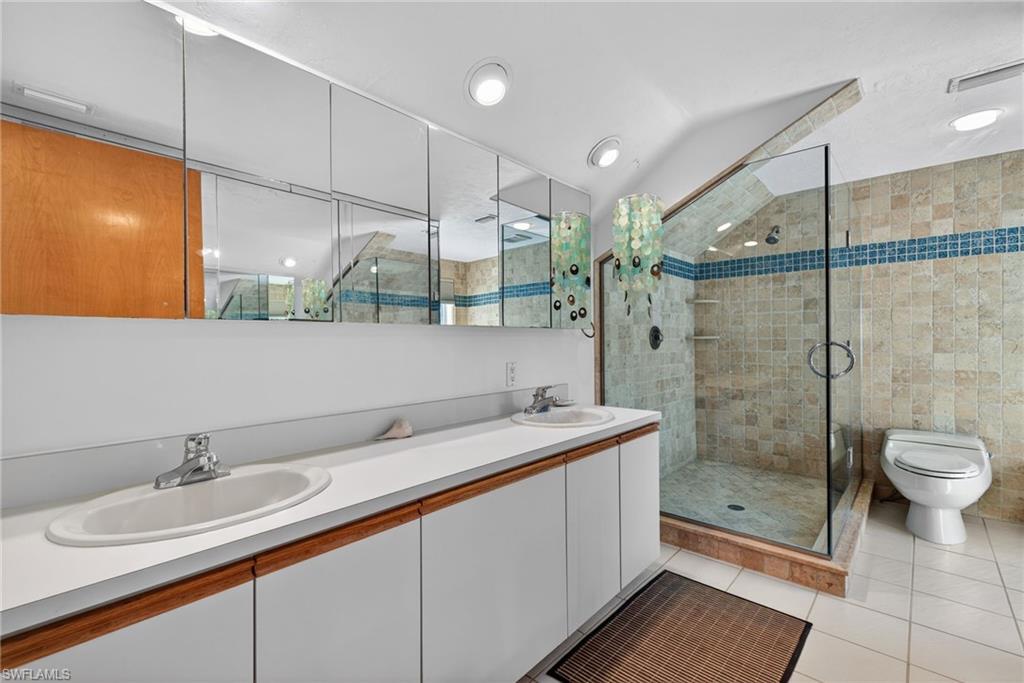 SANIBEL BAYOUS - Residential