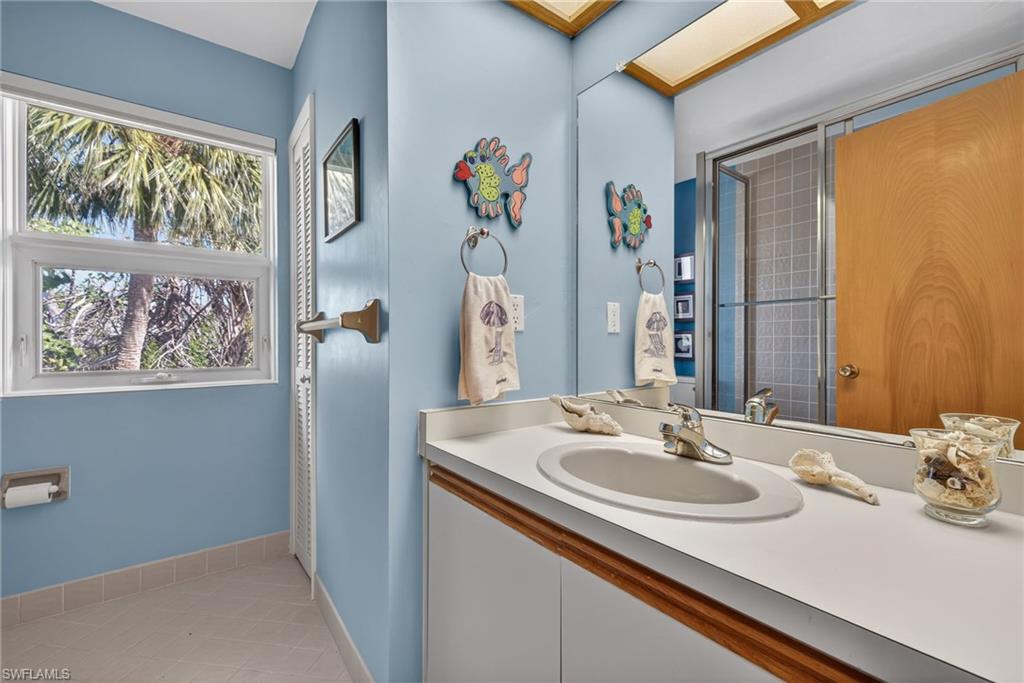 SANIBEL BAYOUS - Residential