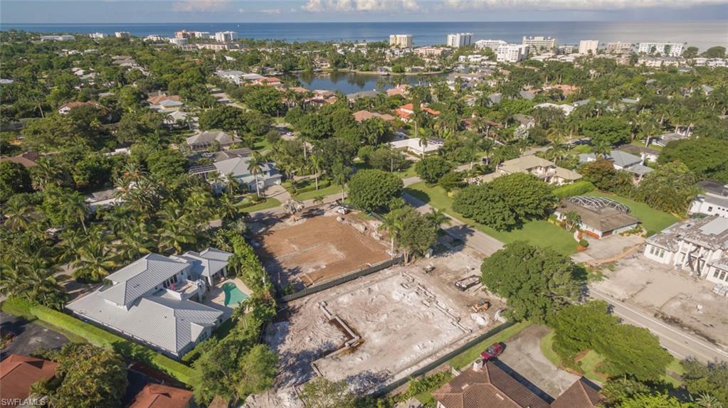 MOORINGS - Residential