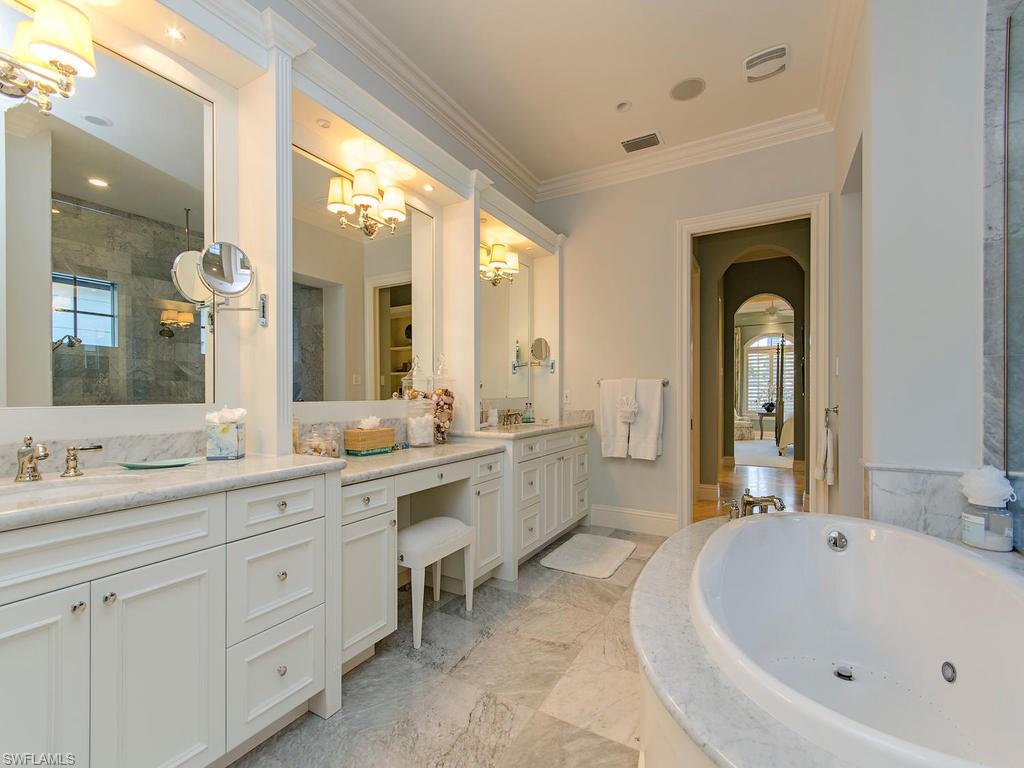 AQUALANE SHORES - Residential