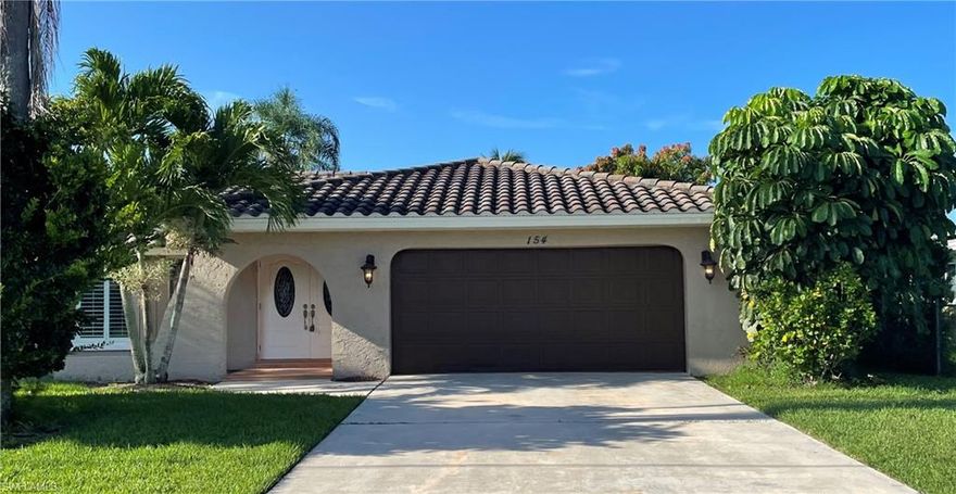 Direct access pool home with a southern exposure, located in highly desired SW Cape Coral. Just minutes from Tarpon point and Cape Harbor. This home features a warm kitchen cabinets with Granite countertops. Split floor plan with walk in closets.